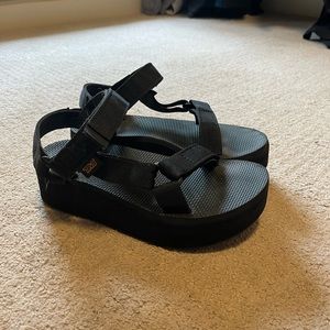 platformed tevas